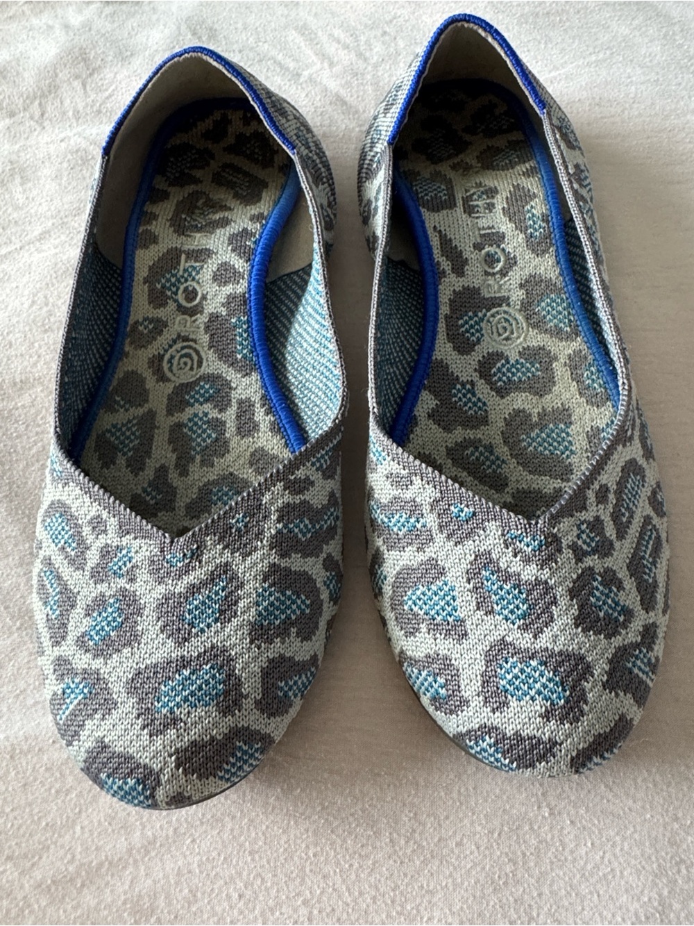 Rare Retired Rothy’s Round Toe Ballet Flats in Gray and Blue Leopard W 9.5